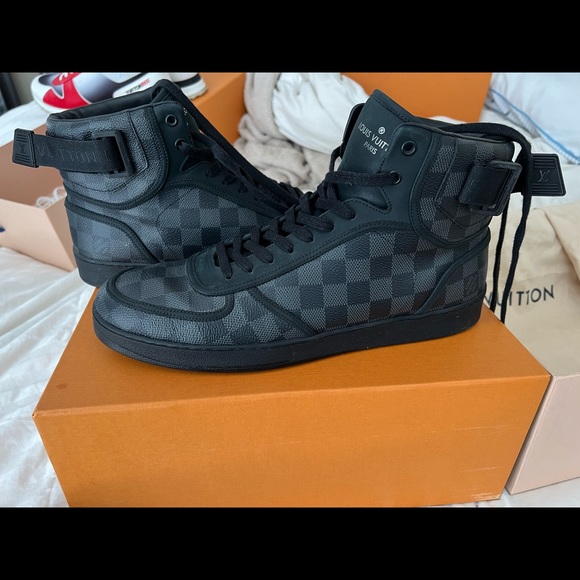 Louis Vuitton high top sneakers. Size 11. great shape worn once - Picture 5 of 7